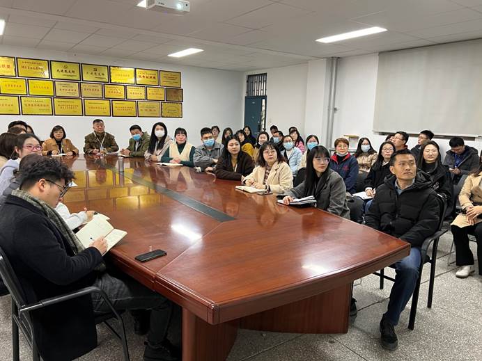 说明: C:\Users\Zhao\Desktop\太阳成集团tyc33455ccww组织收看2022年春季开学思政第一课\集体收看开学思政第一课1.jpg